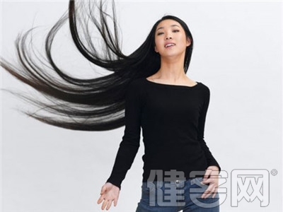 如何处理头发油和头皮屑？